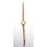 An Accurist 9ct yellow gold cased wristwatch