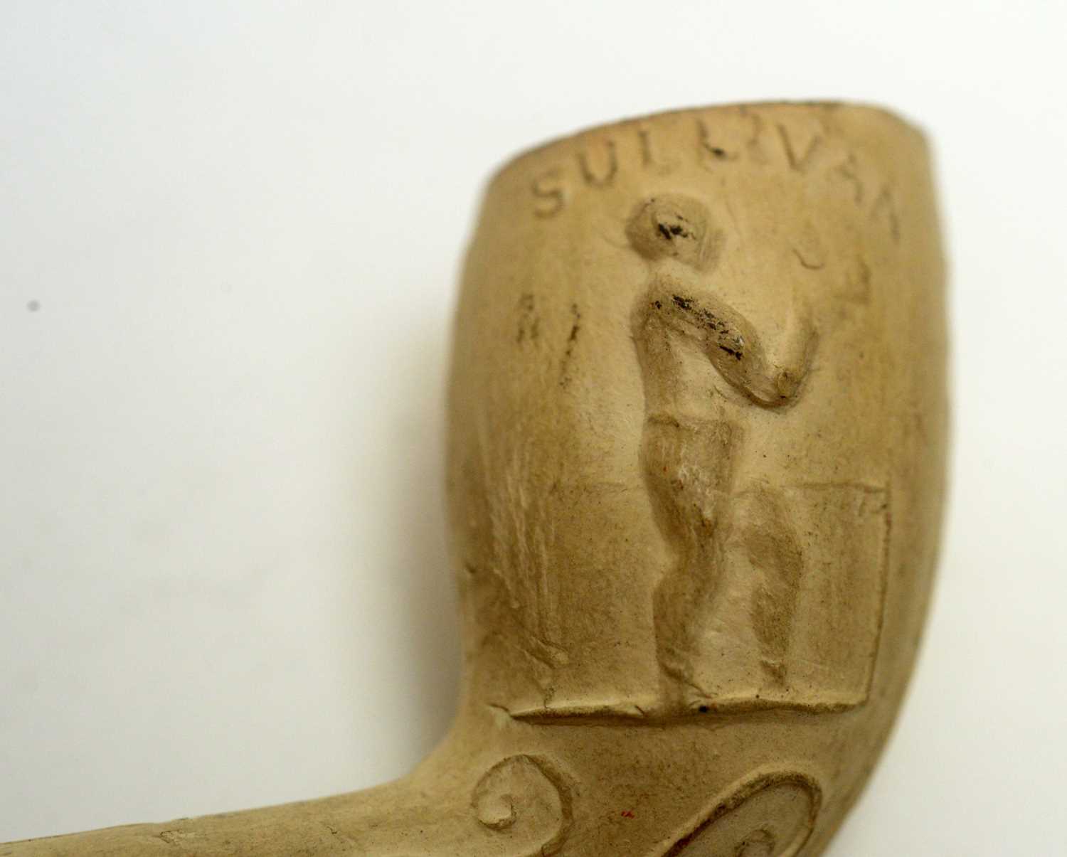 A 19th Century clay pipe of boxing interest - Image 3 of 4