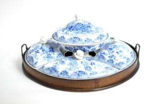 A Victorian pattern blue and white serving set