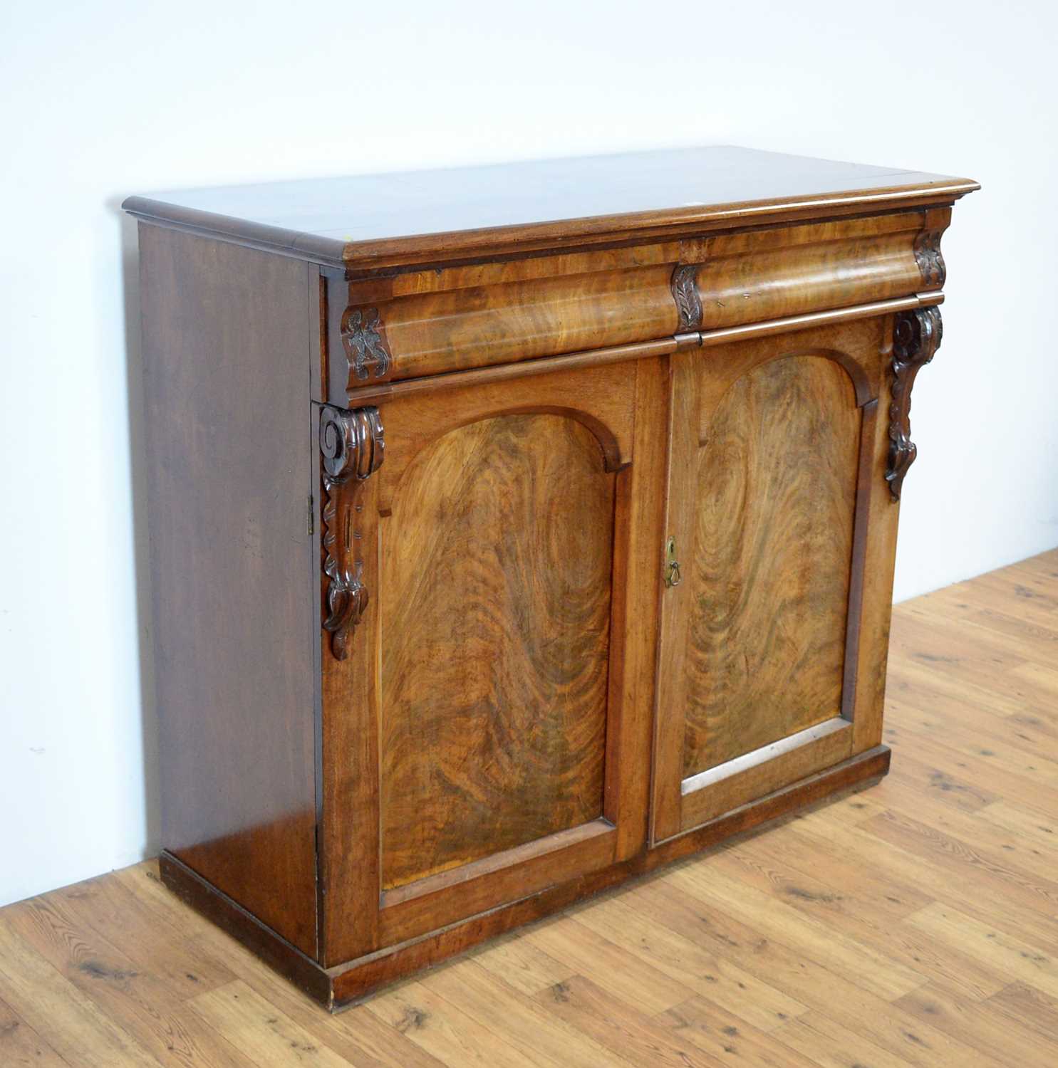 A Victorian mahogany side cabinet - Image 2 of 5