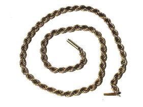 A gold chain necklace