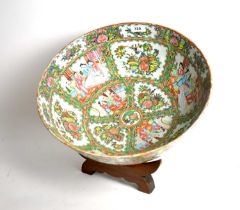 A Chinese famille rose circular bowl