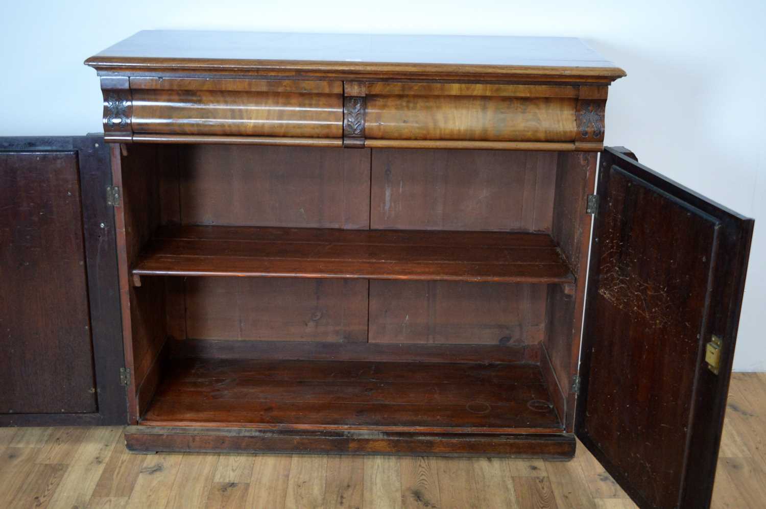 A Victorian mahogany side cabinet - Image 5 of 5