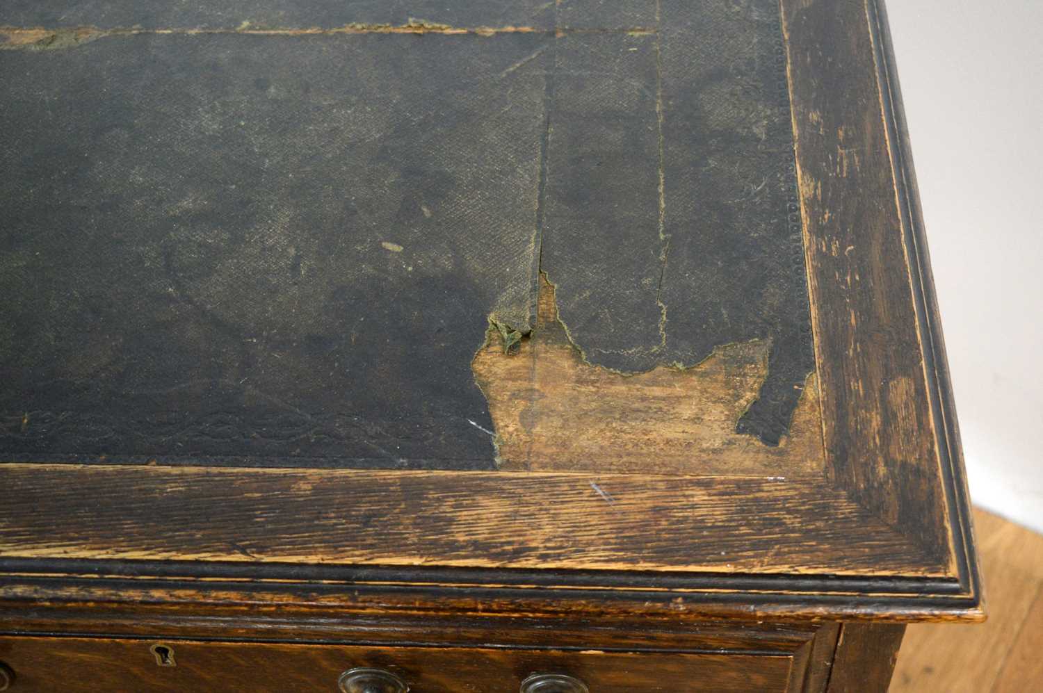 A 20th Century oak writing desk - Image 4 of 5