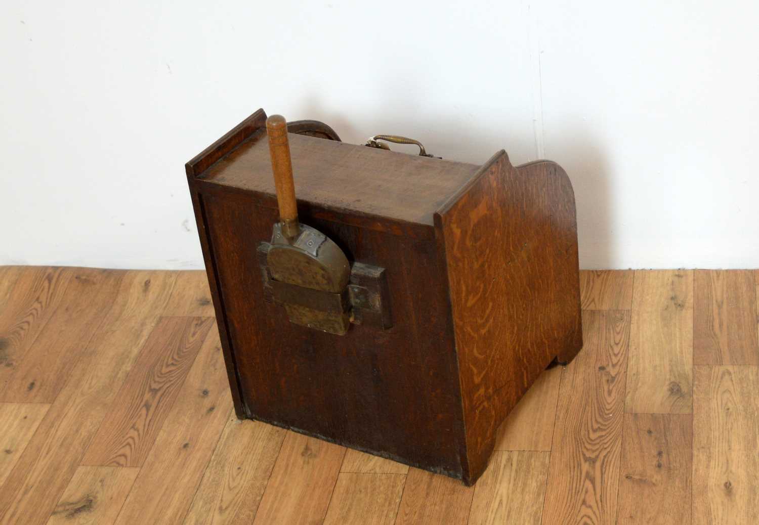 An Edwardian tambour roll oak coal box - Image 5 of 5