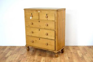 A 20th Century pine chest of drawers