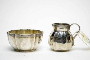 An Edwardian silver cream jug and sugar bowl, by Reid & Sons