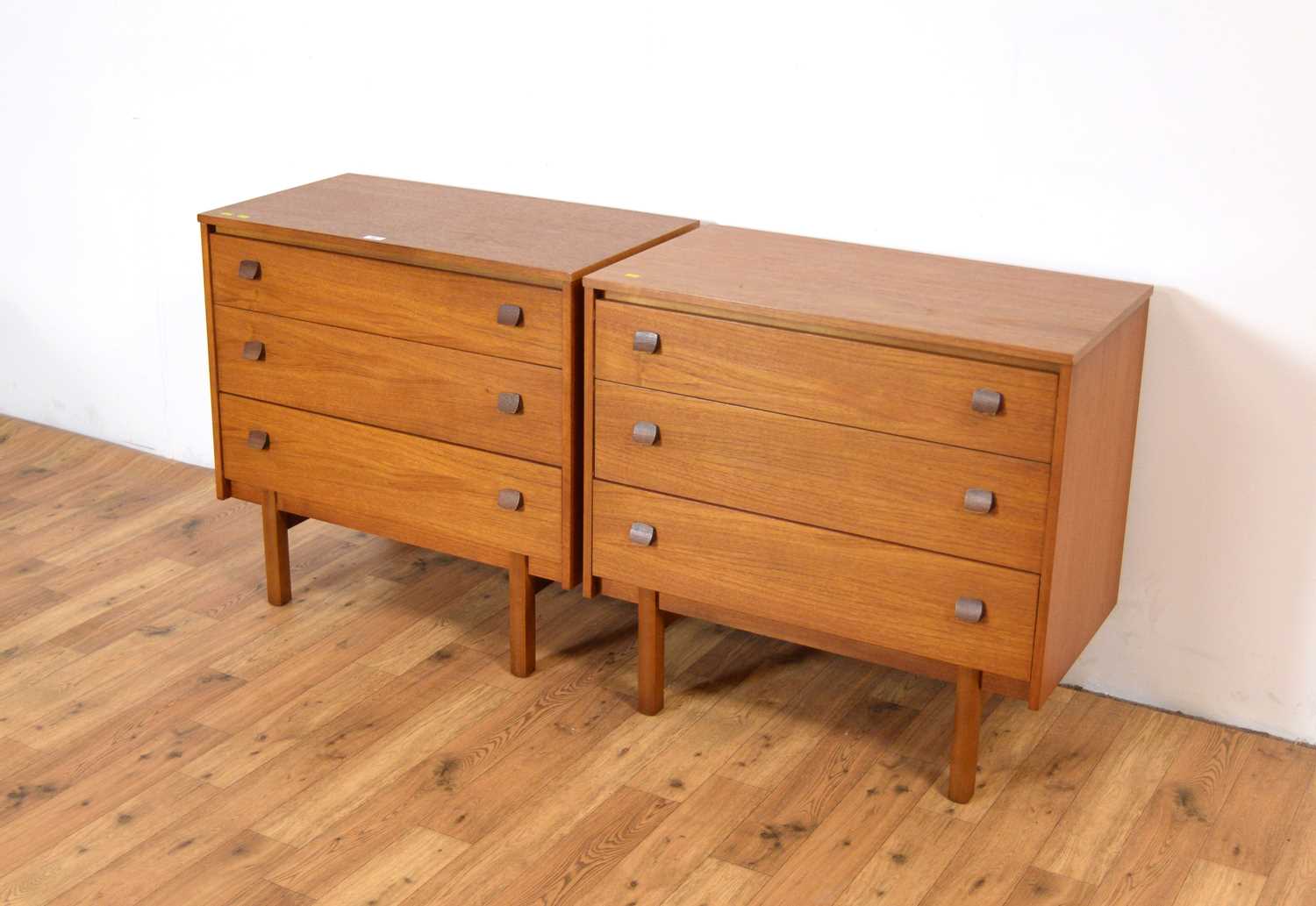A pair of retro teak chest of drawers - Image 2 of 5
