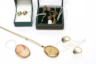 A selection of gold jewellery