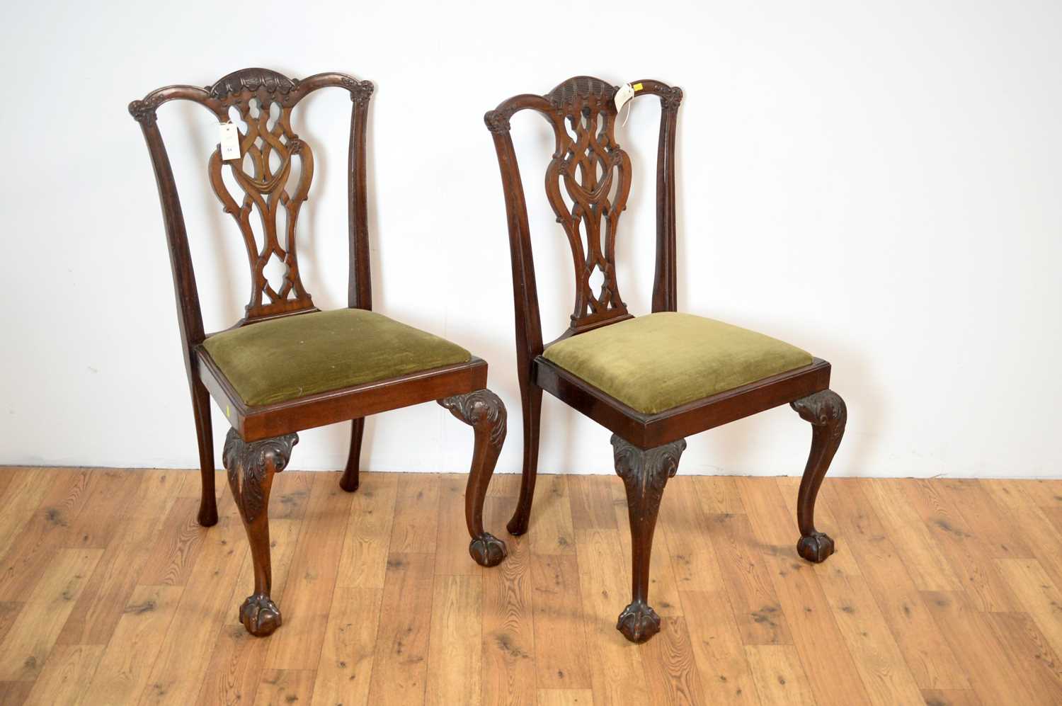 A set of six George III style mahogany dining chairs - Image 4 of 5