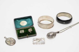 A selection of Victorian and later jewellery