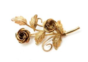 A 9ct rose gold brooch