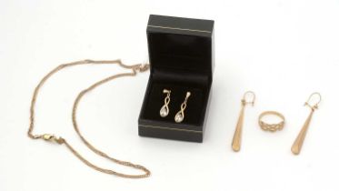 A 9ct gold necklace and other gold jewellery