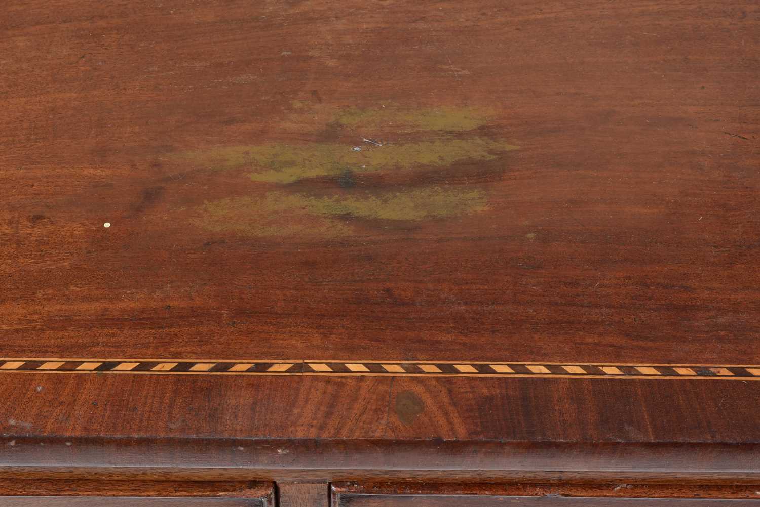 A Georgian inlaid mahogany chest of drawers - Image 5 of 15
