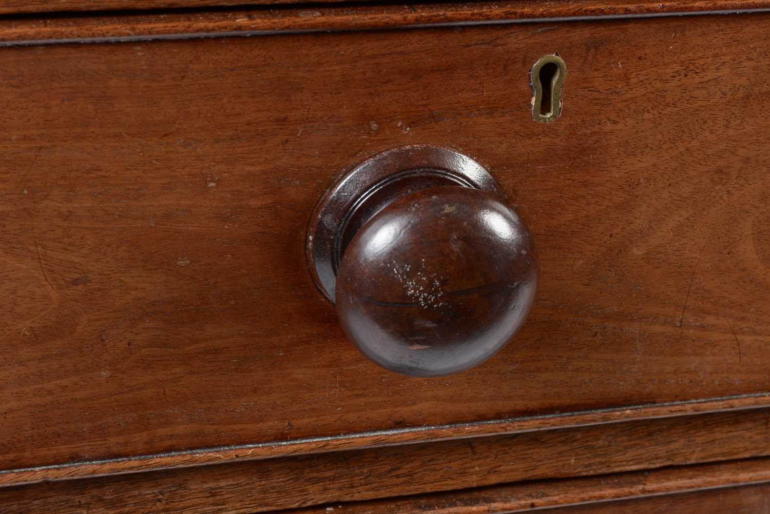 A Georgian inlaid mahogany chest of drawers - Image 14 of 15