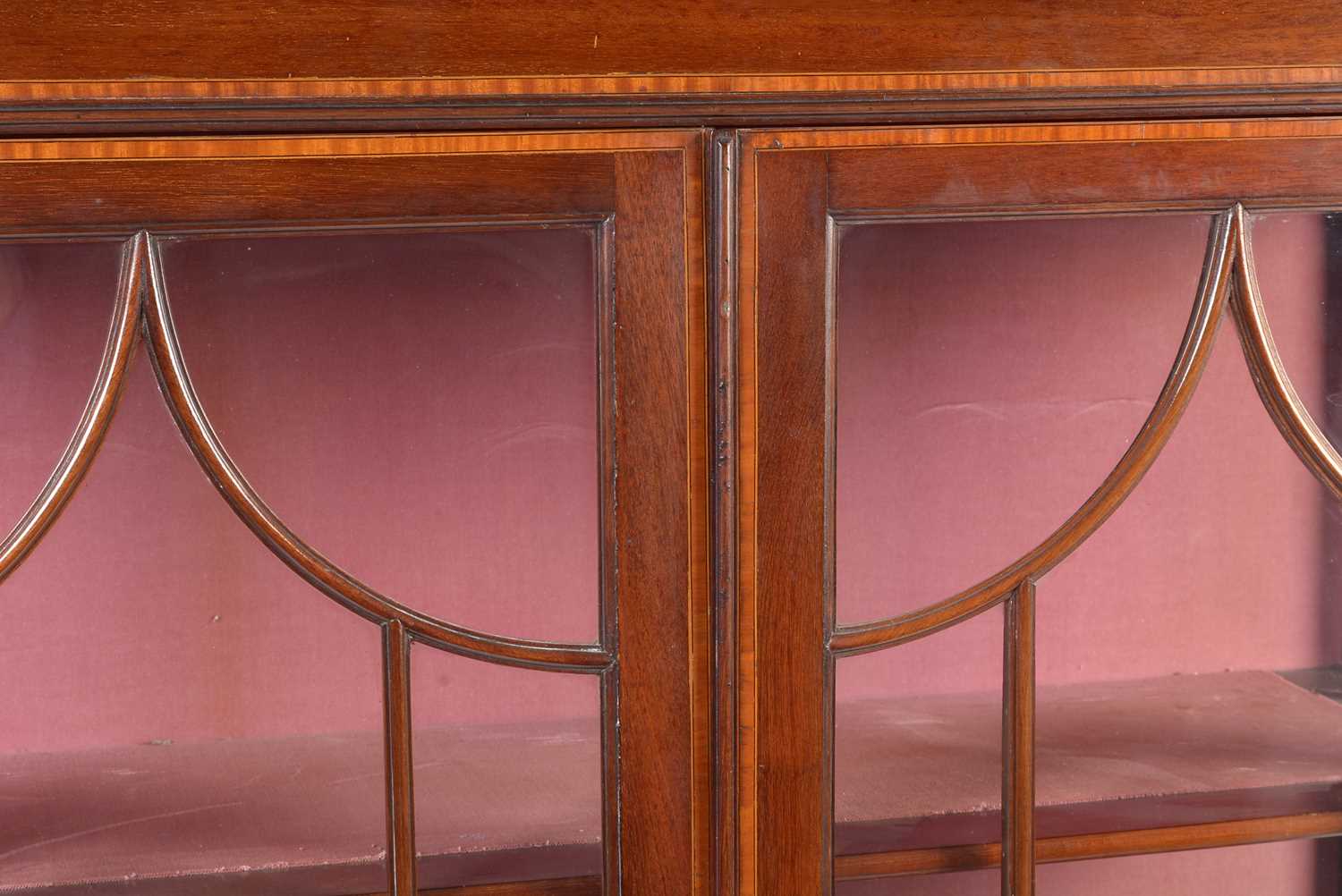 An Edwardian inlaid mahogany china cabinet - Image 3 of 8