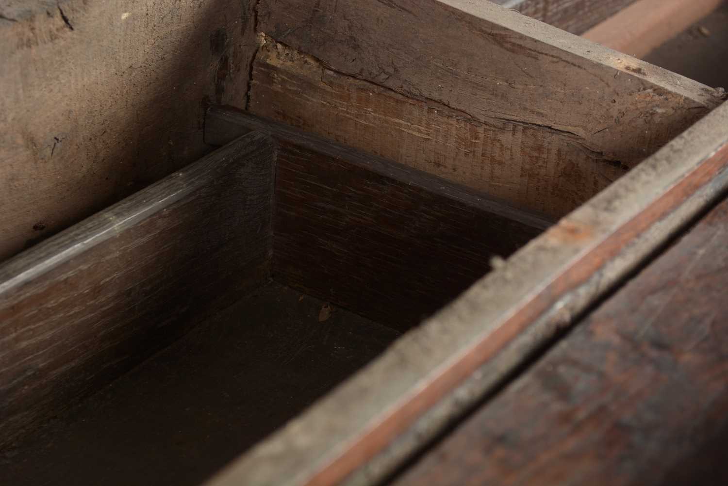 An 18th Century oak dresser base - Image 9 of 16