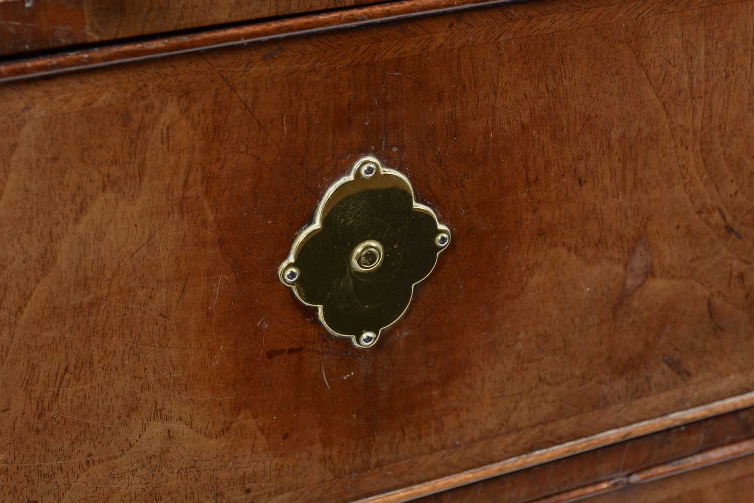 A 18th Century walnut and oak chest of drawers - Image 6 of 9