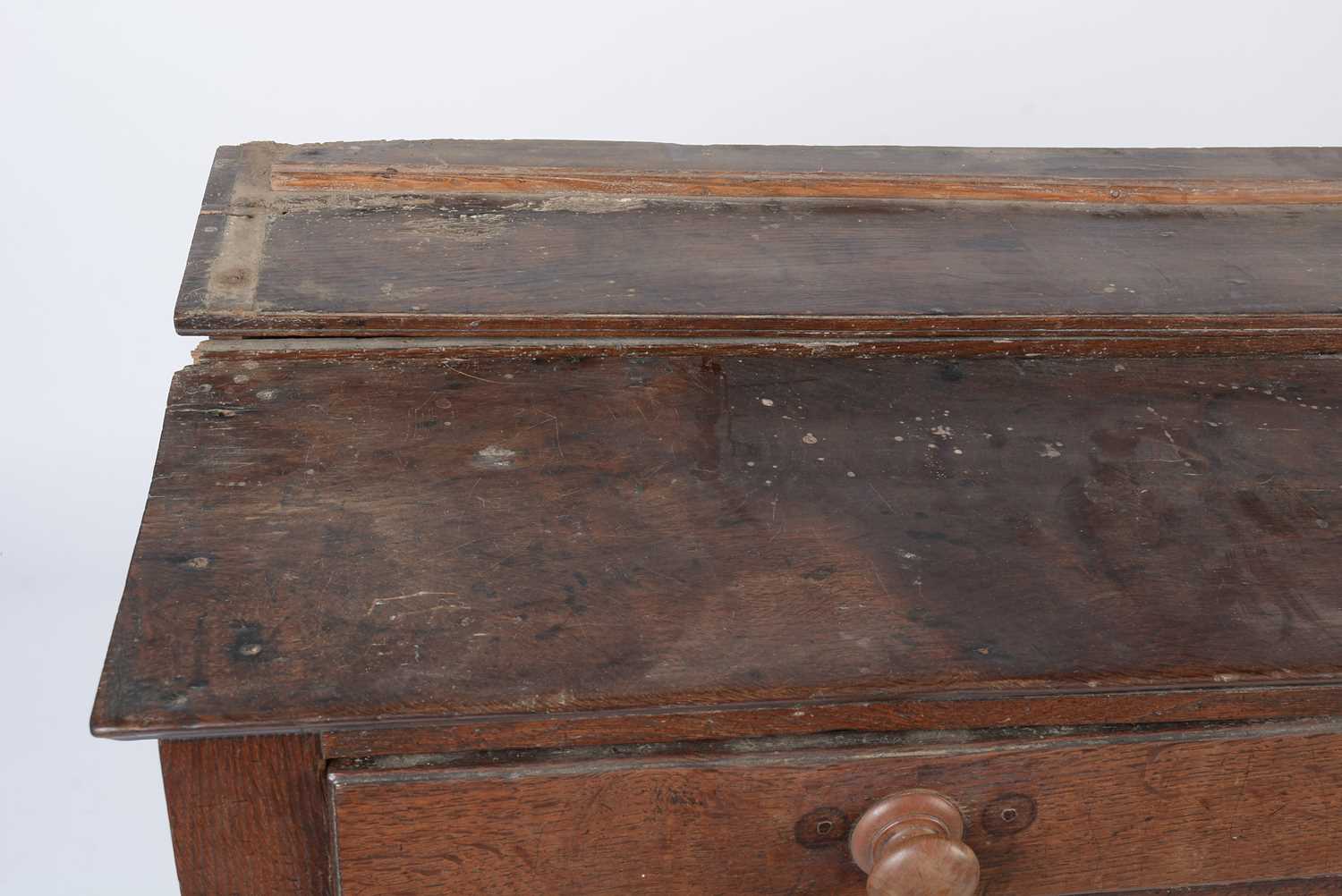 An 18th Century oak dresser base - Image 2 of 16