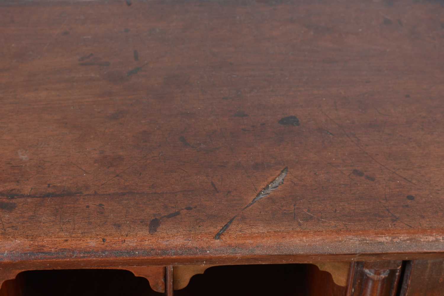 A George III mahogany bureau - Image 11 of 22