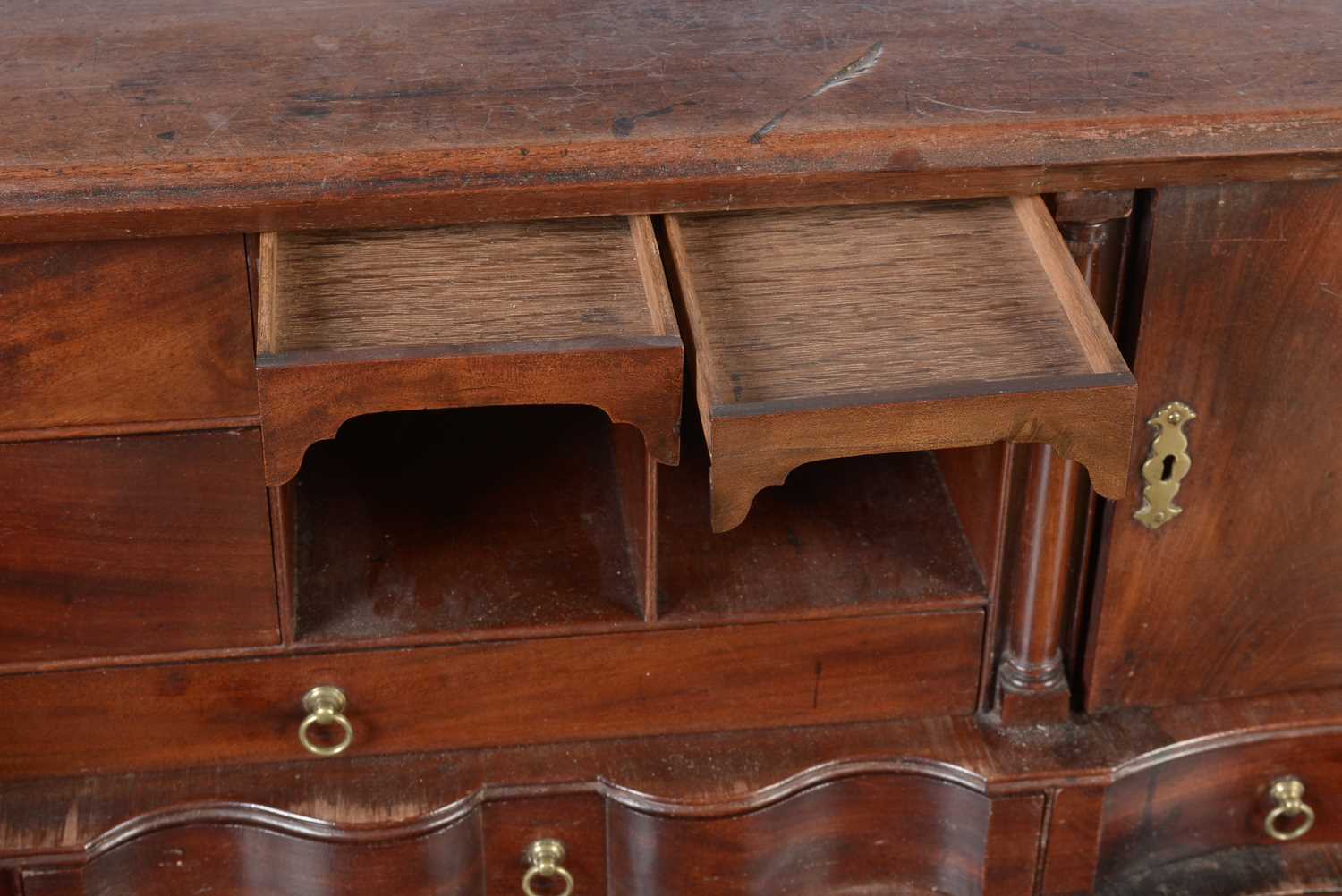 A George III mahogany bureau - Image 12 of 22