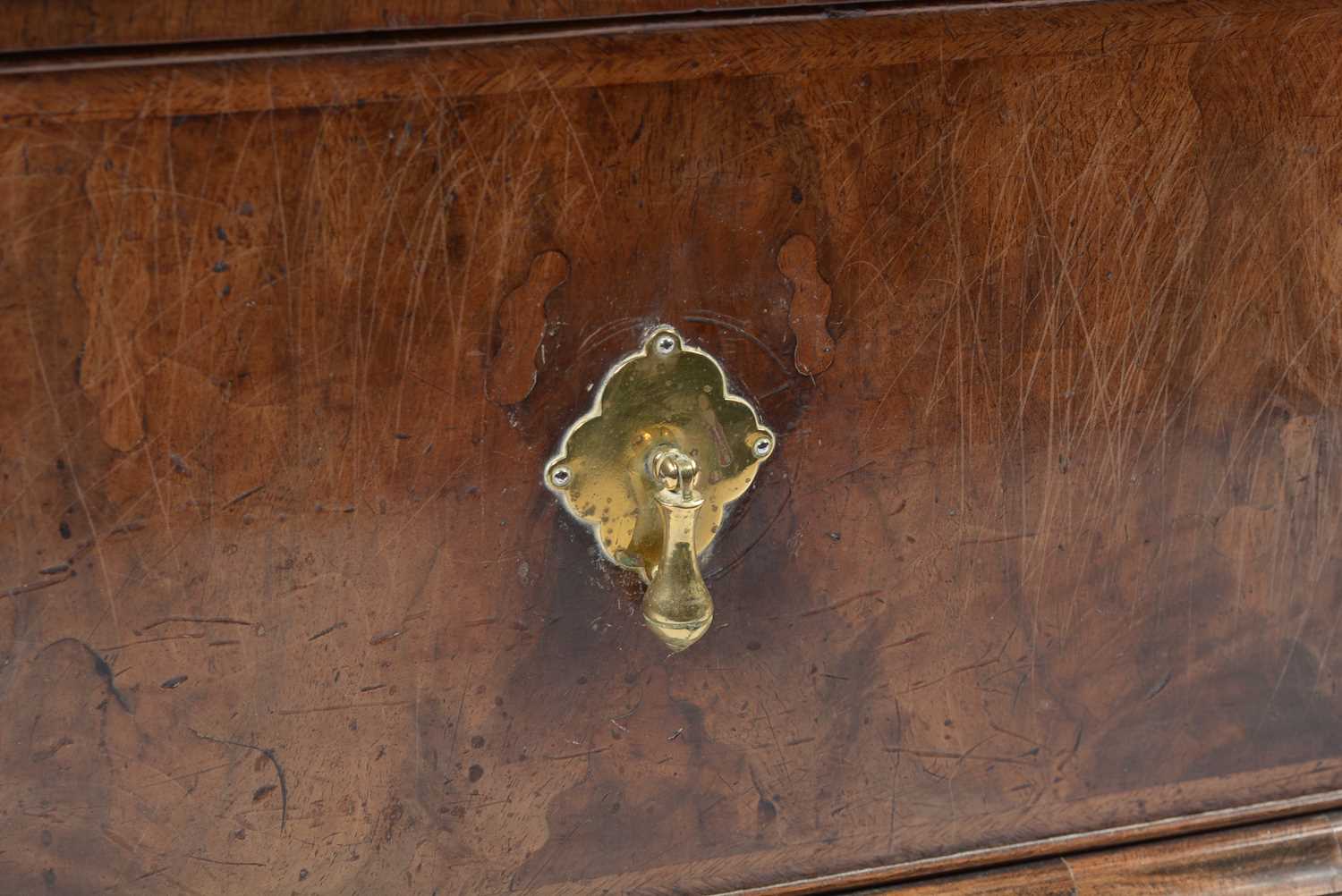 A 18th Century walnut and oak chest of drawers - Image 5 of 9