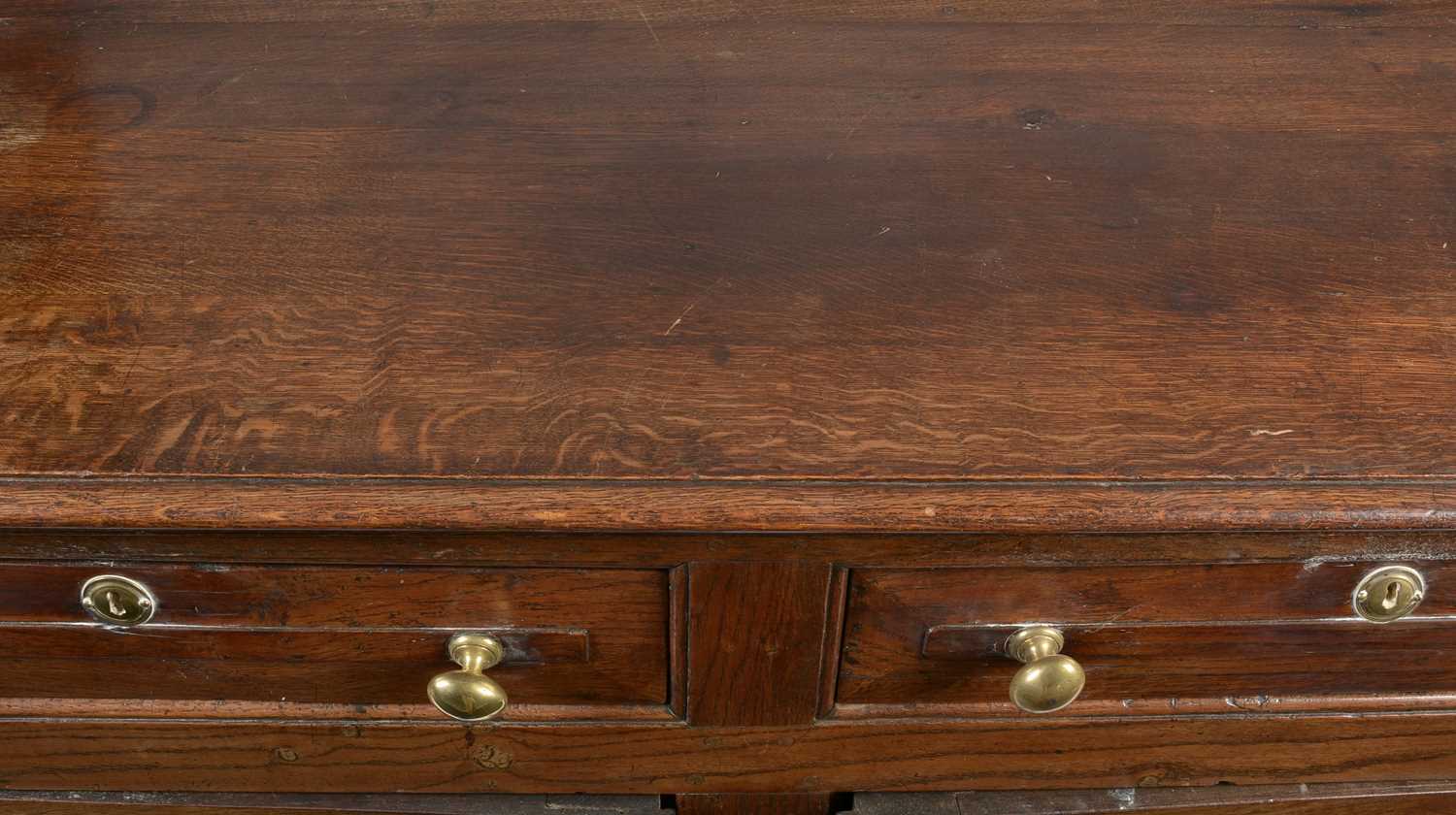 A Georgian oak dresser base - Image 5 of 10