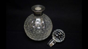 Golf ball decanter and stopper