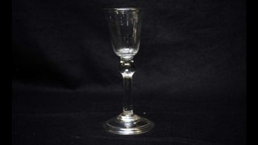 Ogee-shaped wine glass