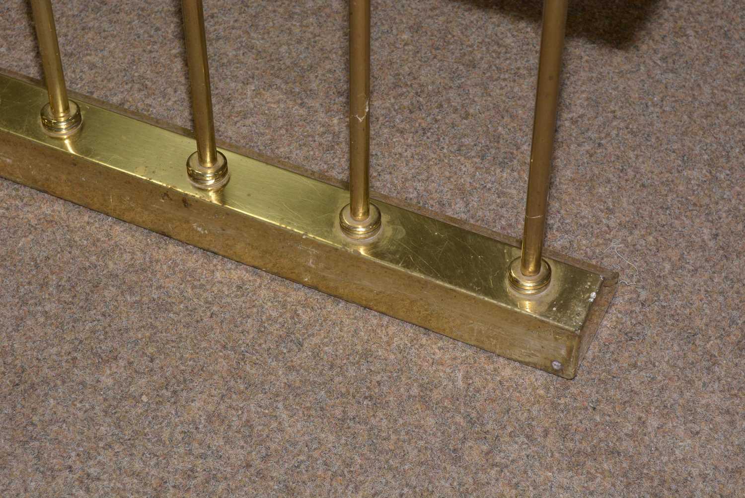 A 20th Century brass club fender - Image 6 of 12