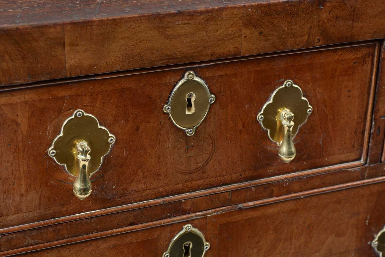 A 18th Century walnut and oak chest of drawers - Image 8 of 9