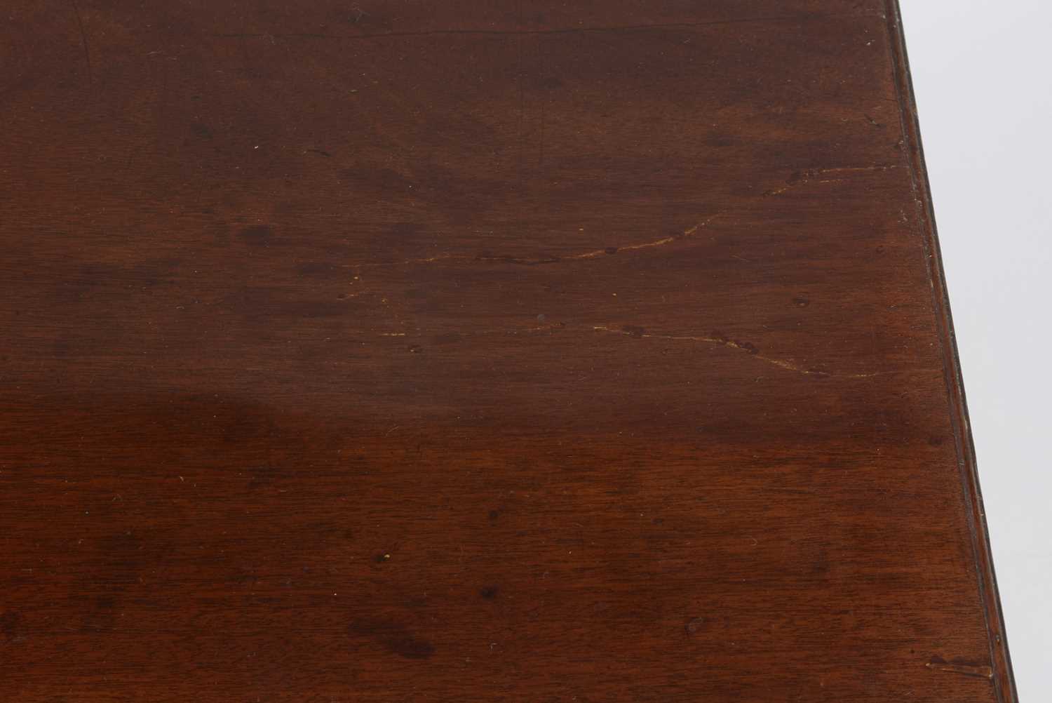 A George III mahogany bachelor's chest - Image 11 of 12