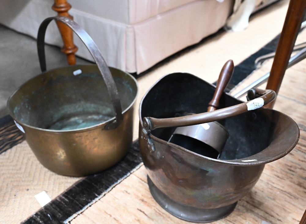 Antique copper and wrought iron, a coal scuttle and flour scoop (3) - Image 2 of 4