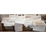 Quantity of table linen, including damask cloths, embroidered linen, drawn thread etc (box)