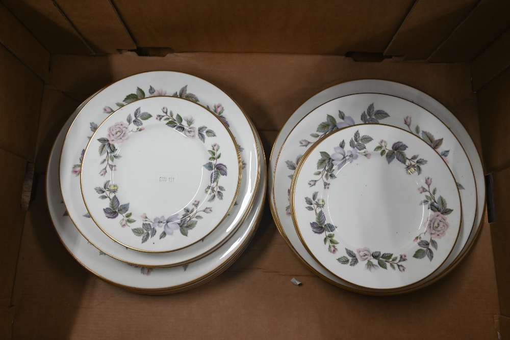 Extensive Royal Worcester June Garland dinner/coffee service, 80 pieces including covers (2 boxes) - Image 2 of 2