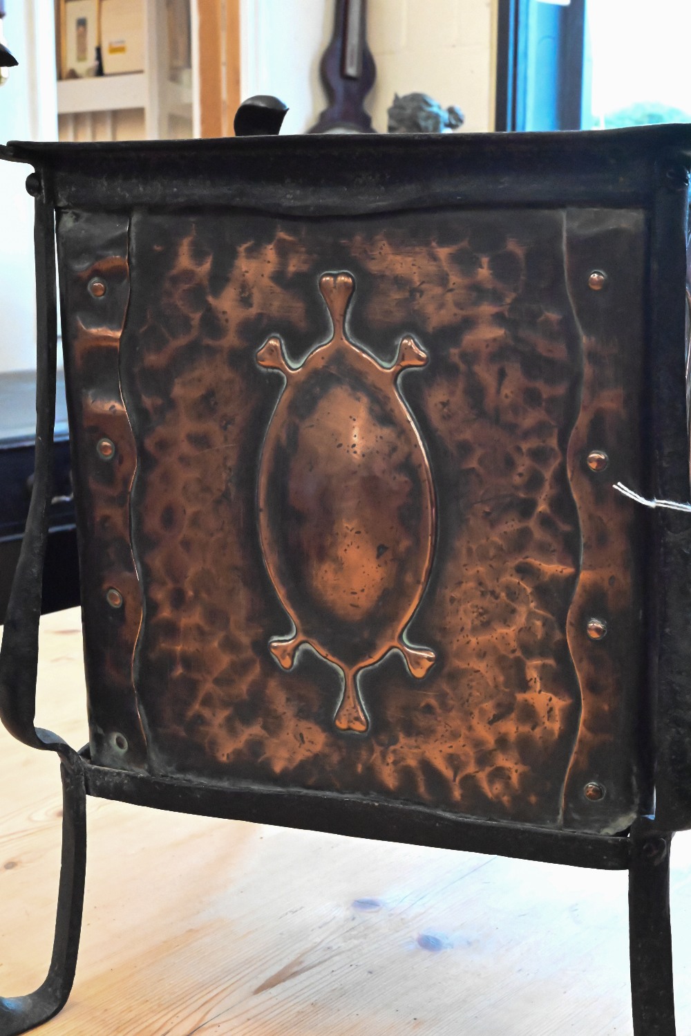 Late Victorian/Edwardian Art Nouveau wrought iron coal-bin with stylised floral-embossed copper - Image 2 of 6