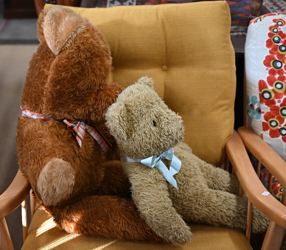 Large teddy bear 80 cm high to/w a smaller 56 cm teddy (2) - Image 3 of 3