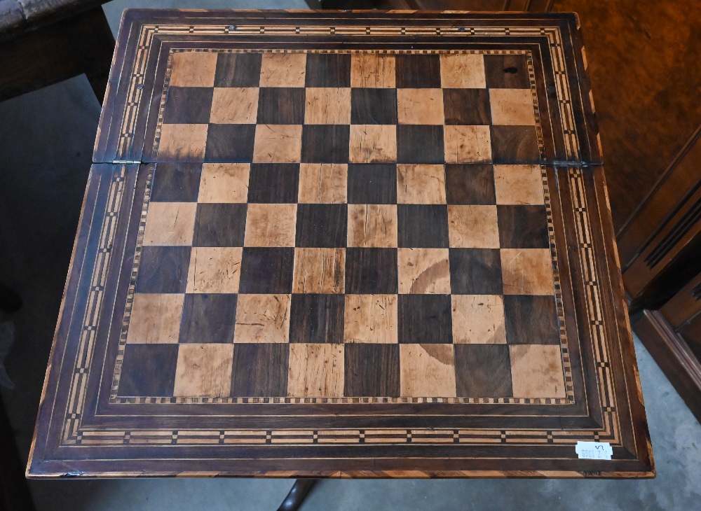 An Edwardian marquetry games/sewing table with chess board inlaid top enclosing fitted interior on - Image 2 of 5