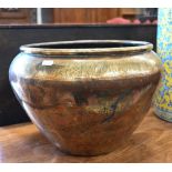 Indian brass jardiniere with engraved decoration, 35 cm wide