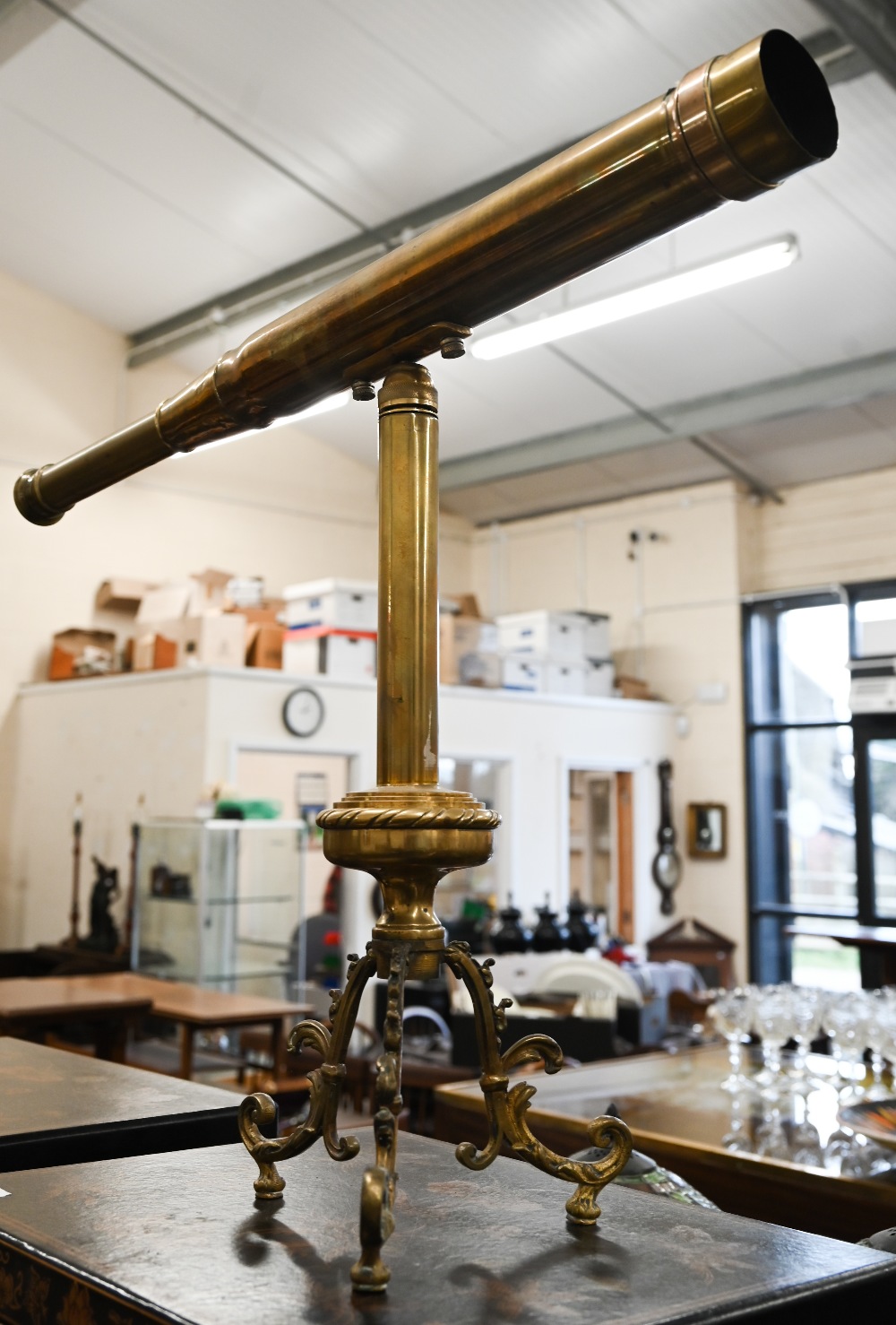 Brass telescope on stand, 64 cm long (a marriage) - Image 2 of 3