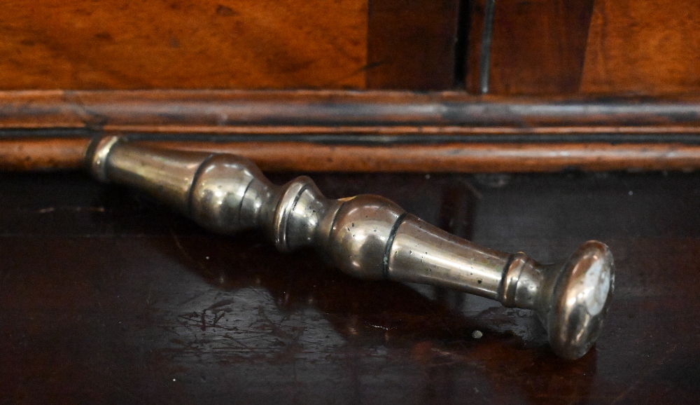 Antique brass pestle and mortar, 12.5 cm diam - Image 3 of 4