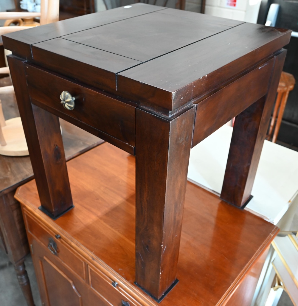 A modern hardwood bedside/lamp table with single drawer and square legs, 50 x 50 x 55 cm high