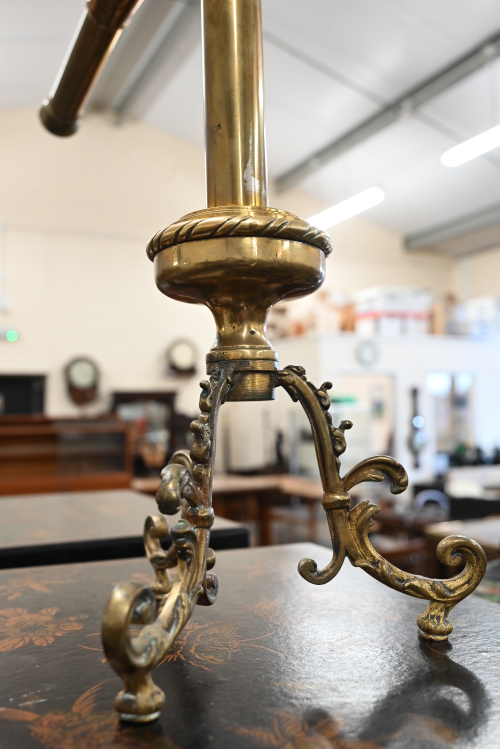 Brass telescope on stand, 64 cm long (a marriage) - Image 3 of 3