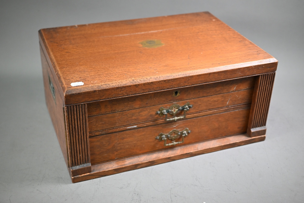 Edwardian oak canteen with hinged top and two fitted drawers, 49cm wide (empty)