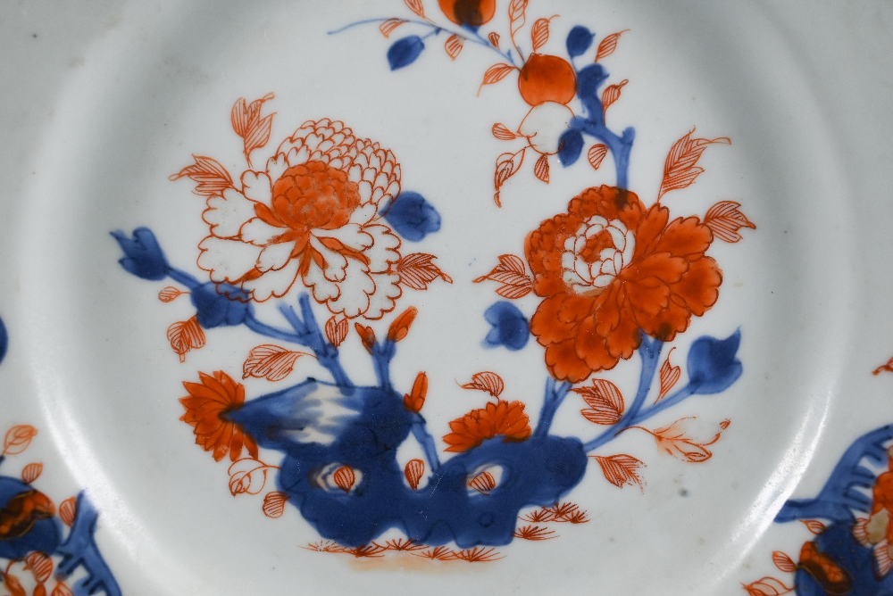 Three 18th century Chinese Imari plates, Kangxi period (1662-1722) Qing dynasty, all with floral - Image 14 of 16
