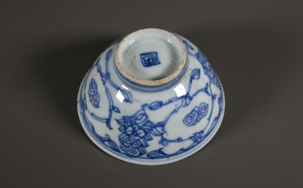 A Japanese Arita Imari teapot, milk jug and sugar bowl with Aoki Bothers marks, painted in - Image 16 of 25