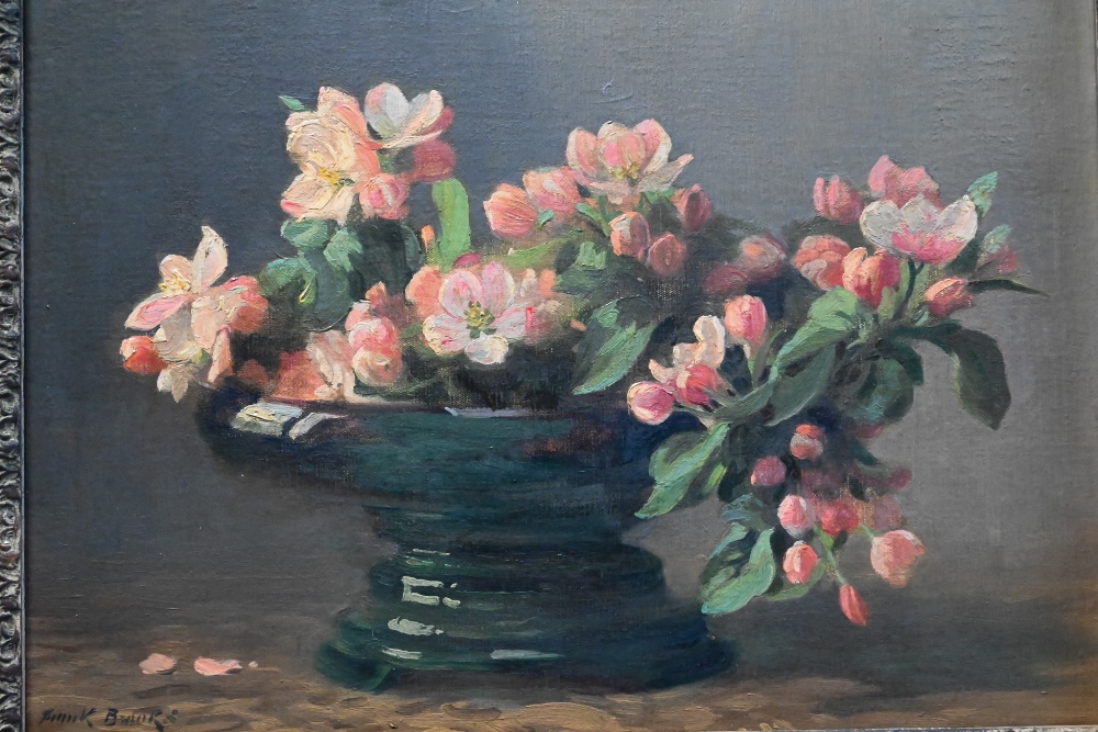 Frank Brook - Still life study with urn of flowers, oil on canvas, signed lower left, 30 x 39 cm - Image 2 of 4