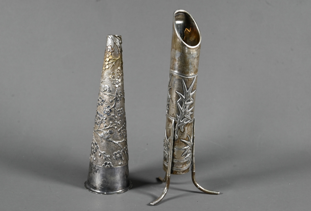 A small collection of Asian collectables including a Chinese silver Wang Hing bamboo design specimen - Image 10 of 17