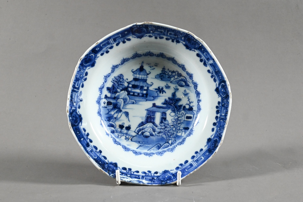 An 18th century Chinese octagonal shallow bowl painted in underglaze blue with pagoda landscape - Image 10 of 14