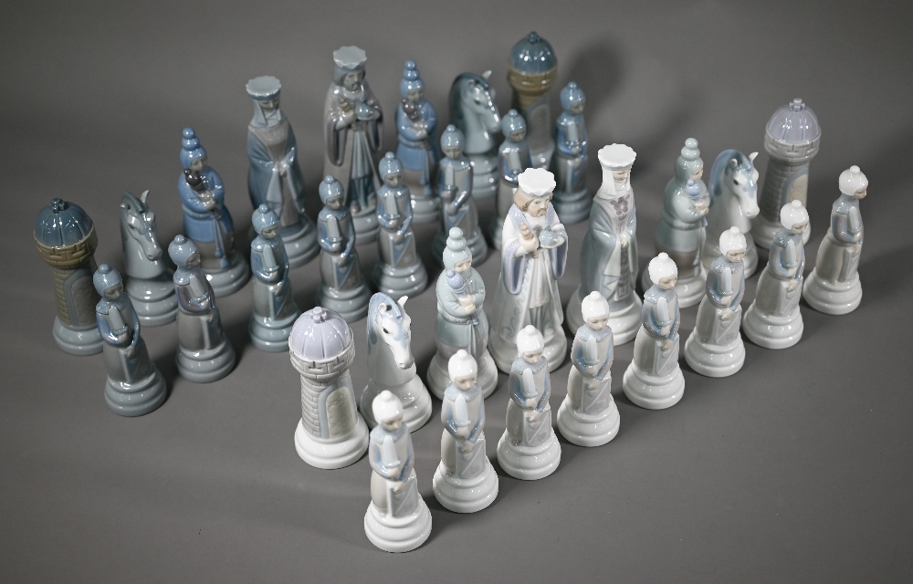 A Lladro 'Medieval' chess set, 32 pieces